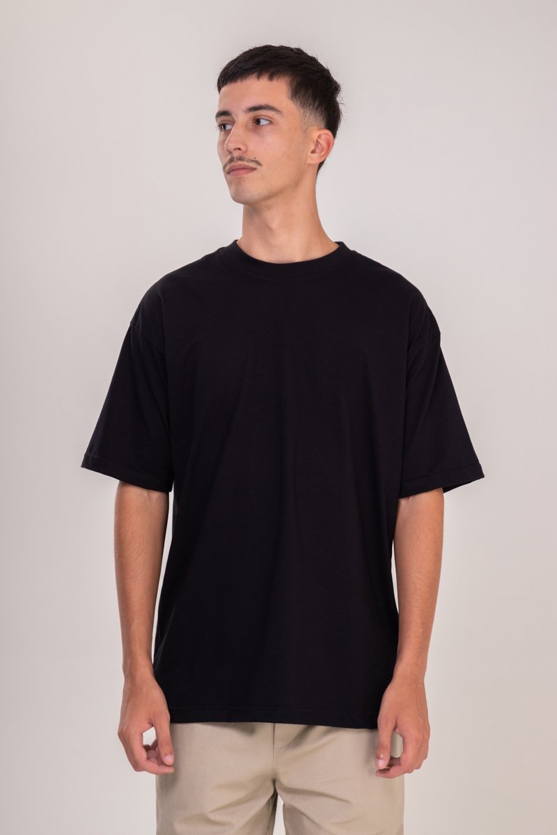 09 camiseta lisa oversized fechada malha confort 180g m